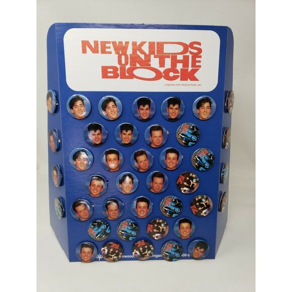 Vintage 1989 New Kids On The Block NKOTB 40 Pinback Button Display New Old Stock - Picture 1 of 5